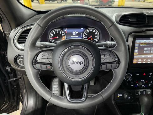 Used 2021 Jeep Renegade Latitude image 18
