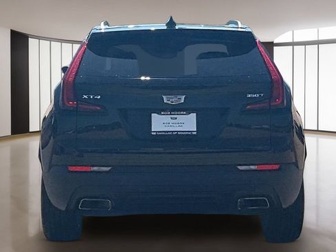 Certified 2023 Cadillac XT4 Luxury w/ Cold Weather Package FWD image 4