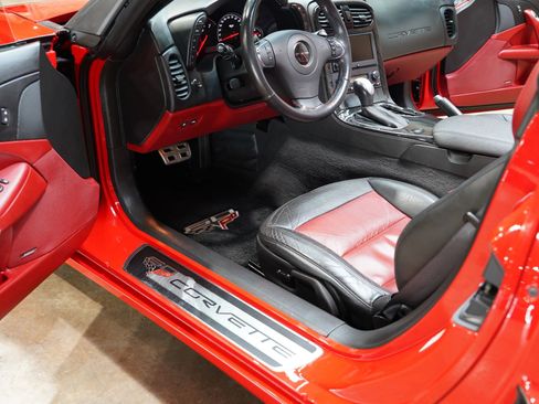 Used 2013 Chevrolet Corvette Grand Sport w/ 2LT Preferred Equipment Group image 49