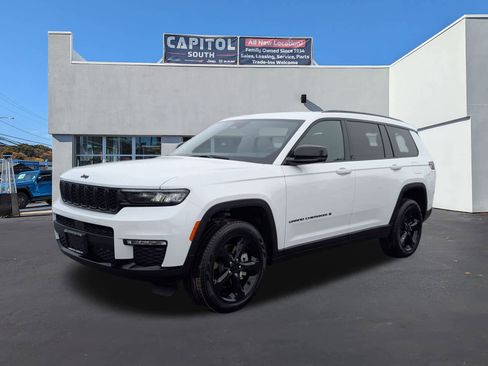 New 2025 Jeep Grand Cherokee L Limited w/ Black Appearance Package AWD/4WD image 5