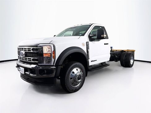 New 2026 Ford F550 4x4 Regular Cab Super Duty w/ XLT Value Package image 3