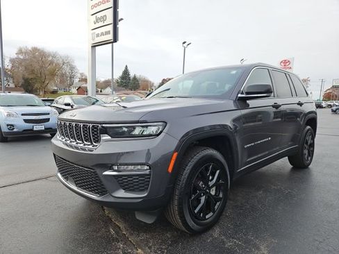 Used 2024 Jeep Grand Cherokee Limited image 4