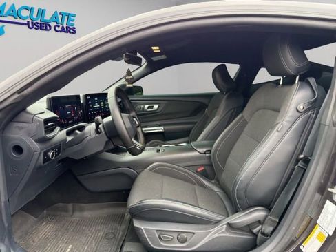 Used 2024 Ford Mustang Coupe image 9