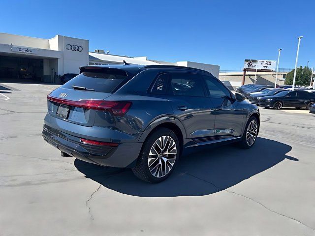 Used 2024 Audi Q8 e-tron Premium Plus AWD/4WD image 3