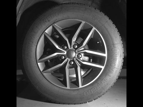 Used 2020 Jeep Grand Cherokee Limited AWD/4WD image 13