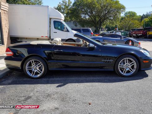 Used 2009 Mercedes-Benz SL 550 w/ Premium I Pkg image 15