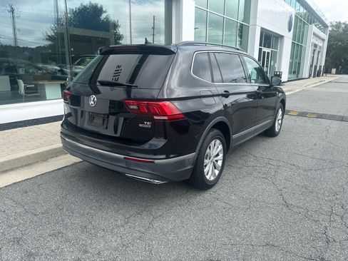 Used 2018 Volkswagen Tiguan SE w/ Panoramic Sunroof Package AWD/4WD image 7