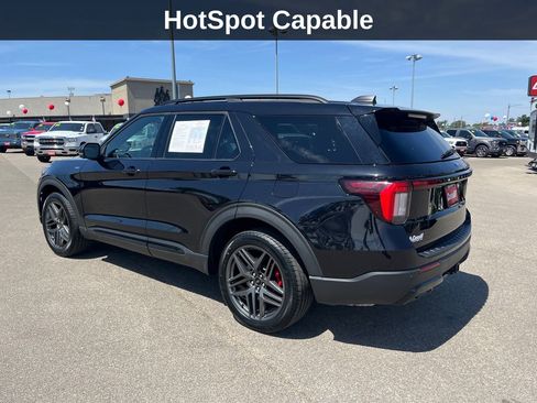 Used 2025 Ford Explorer ST-Line w/ ST-Line Street Pack AWD/4WD image 3