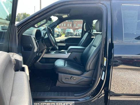 Used 2022 Ford F250 Lariat w/ Black Appearance Package AWD/4WD image 13