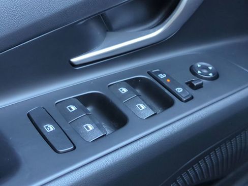New 2026 Hyundai Elantra SE FWD image 28