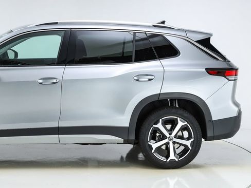 New 2026 Volkswagen Tiguan SE image 42