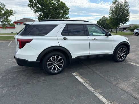 Used 2020 Ford Explorer ST w/ Premium Technology Package AWD/4WD image 14