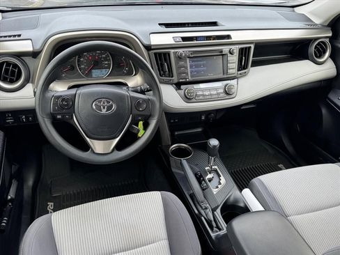 Used 2015 Toyota RAV4 XLE image 11