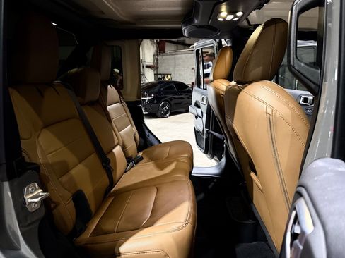 Used 2021 Jeep Wrangler Unlimited Sahara AWD/4WD image 22