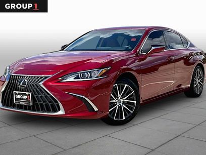 Used 2025 Lexus ES 350 w/ Premium Package