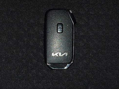 Used 2025 Kia Soul GT-Line image 32