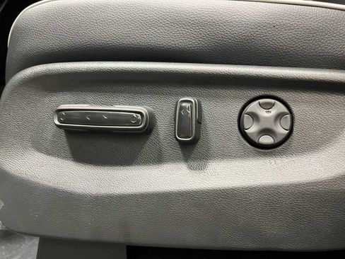 New 2026 Honda Odyssey Touring image 9