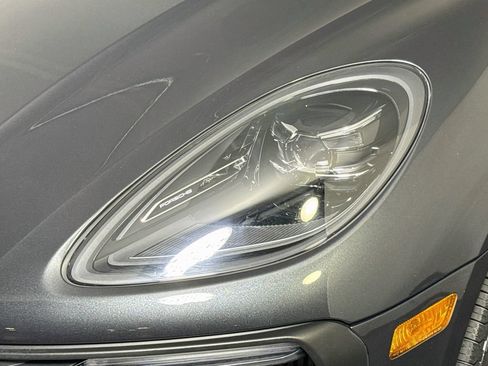 Certified 2023 Porsche Macan S AWD/4WD image 24
