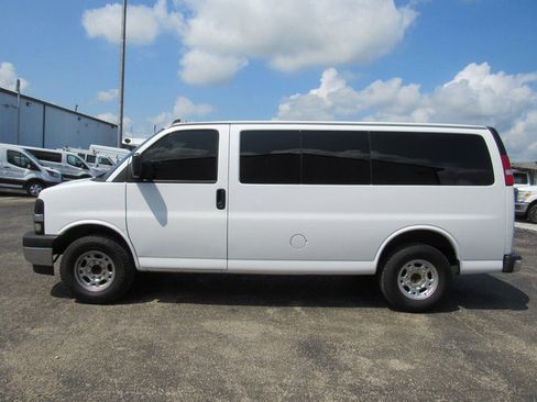 Used 2020 Chevrolet Express 2500 LT w/ LT Preferred Equipment Group RWD image 6
