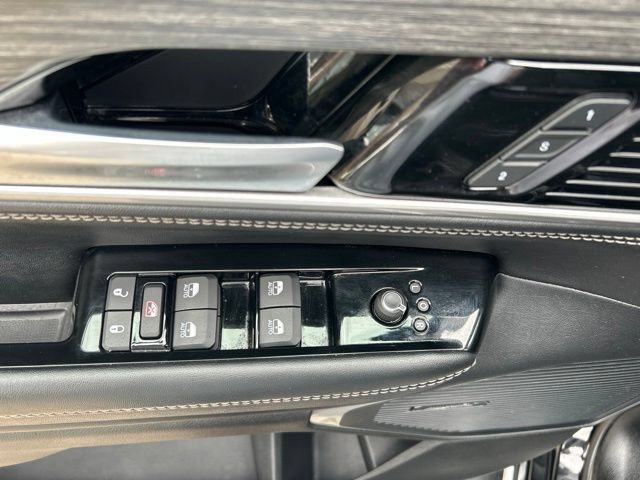 Used 2024 Jeep Wagoneer Series II w/ Flexible Seating Group AWD/4WD image 11