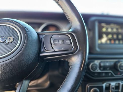 Used 2022 Jeep Gladiator Sport image 24