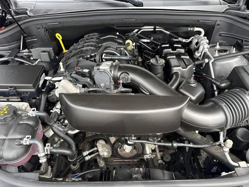 Used 2024 Dodge Durango GT AWD/4WD image 34