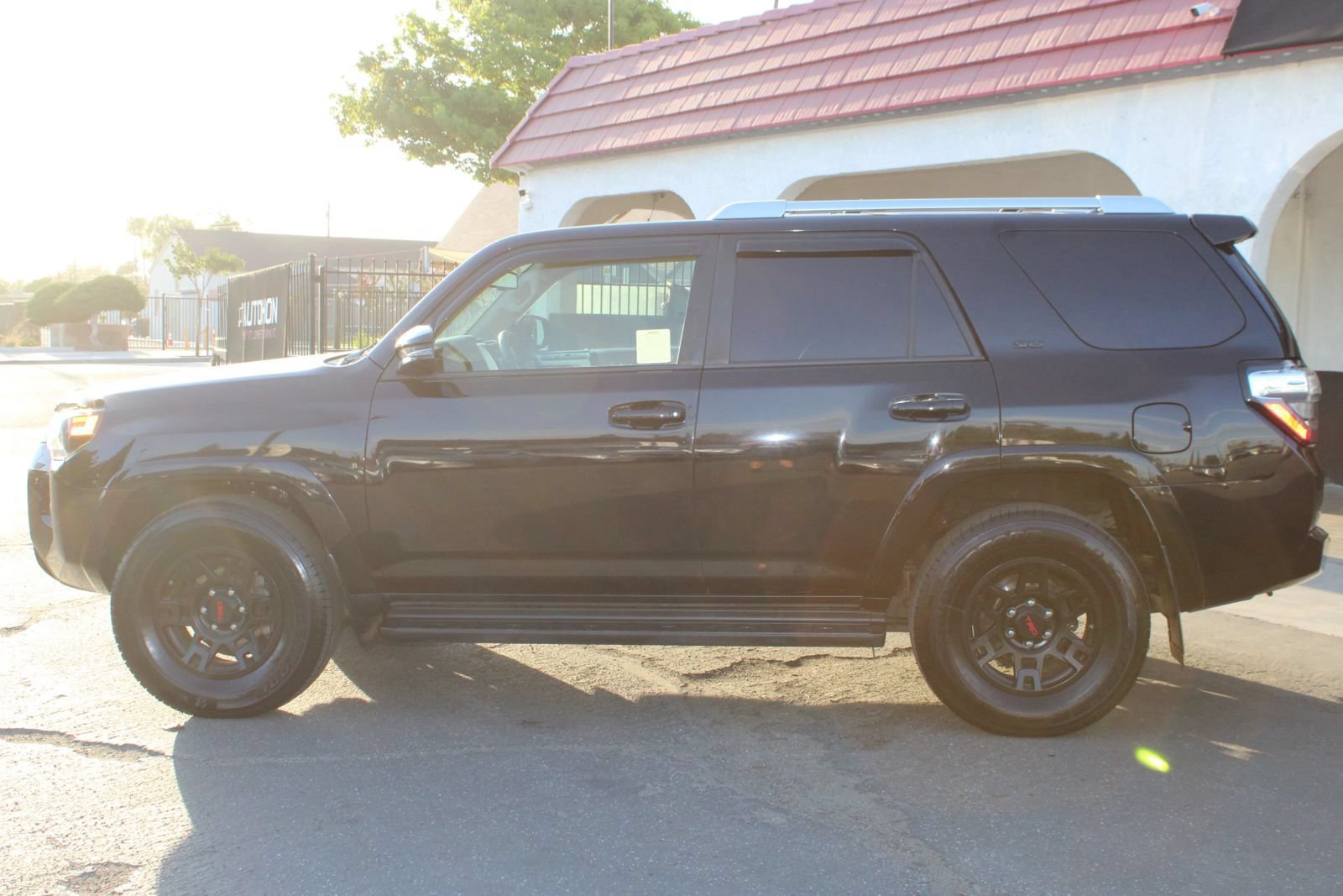 Used 2018 Toyota 4Runner SR5 Premium RWD image 38