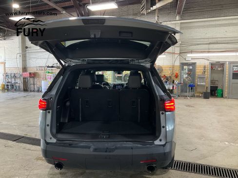 Used 2023 Chevrolet Traverse RS AWD/4WD image 21