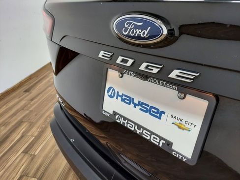 Used 2023 Ford Edge SEL image 11