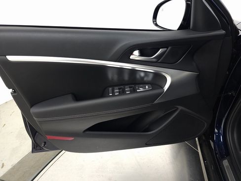 New 2026 Genesis G70 2.5T image 9