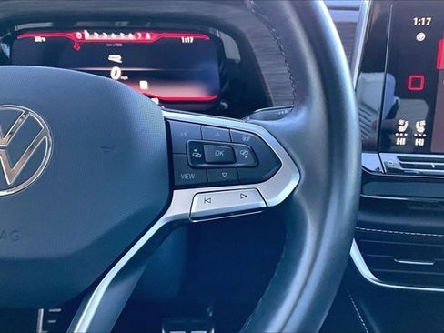 Used 2024 Volkswagen Atlas SEL Premium R-Line image 12