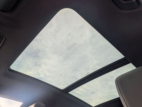 New 2026 Porsche Macan Electric image 27