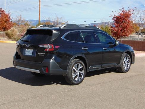 Used 2022 Subaru Outback Touring image 4