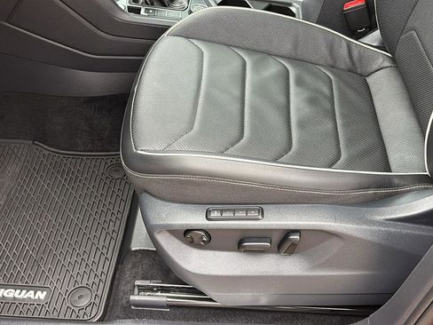 Used 2024 Volkswagen Tiguan SEL R-Line image 26