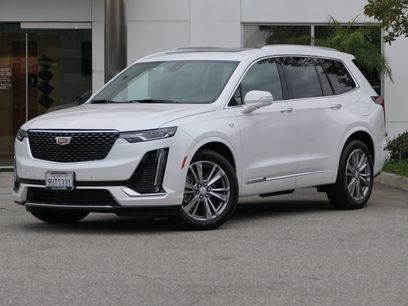 New 2025 Cadillac XT6 Premium Luxury