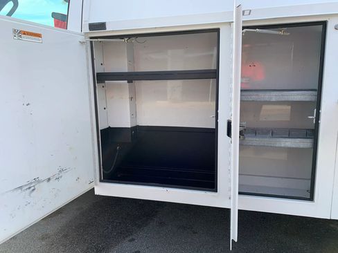 Used 2006 Ford E-350 and Econoline 350 Super Duty RWD image 23