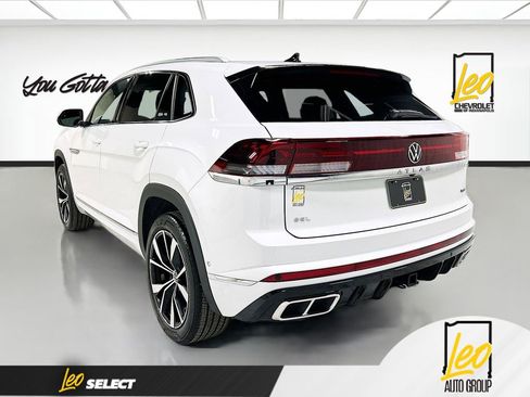 Used 2024 Volkswagen Atlas Cross Sport SEL Premium R-Line image 7
