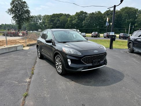Used 2020 Ford Escape Titanium AWD/4WD image 3