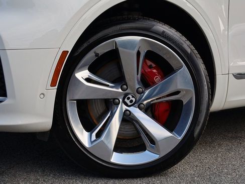 Used 2023 Bentley Bentayga Extended Wheelbase image 5