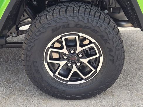 New 2025 Jeep Gladiator Rubicon image 14