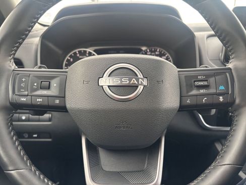 Used 2025 Nissan Rogue SV FWD image 30