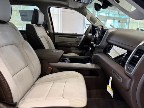 New 2026 RAM 1500 Laramie AWD/4WD image 33