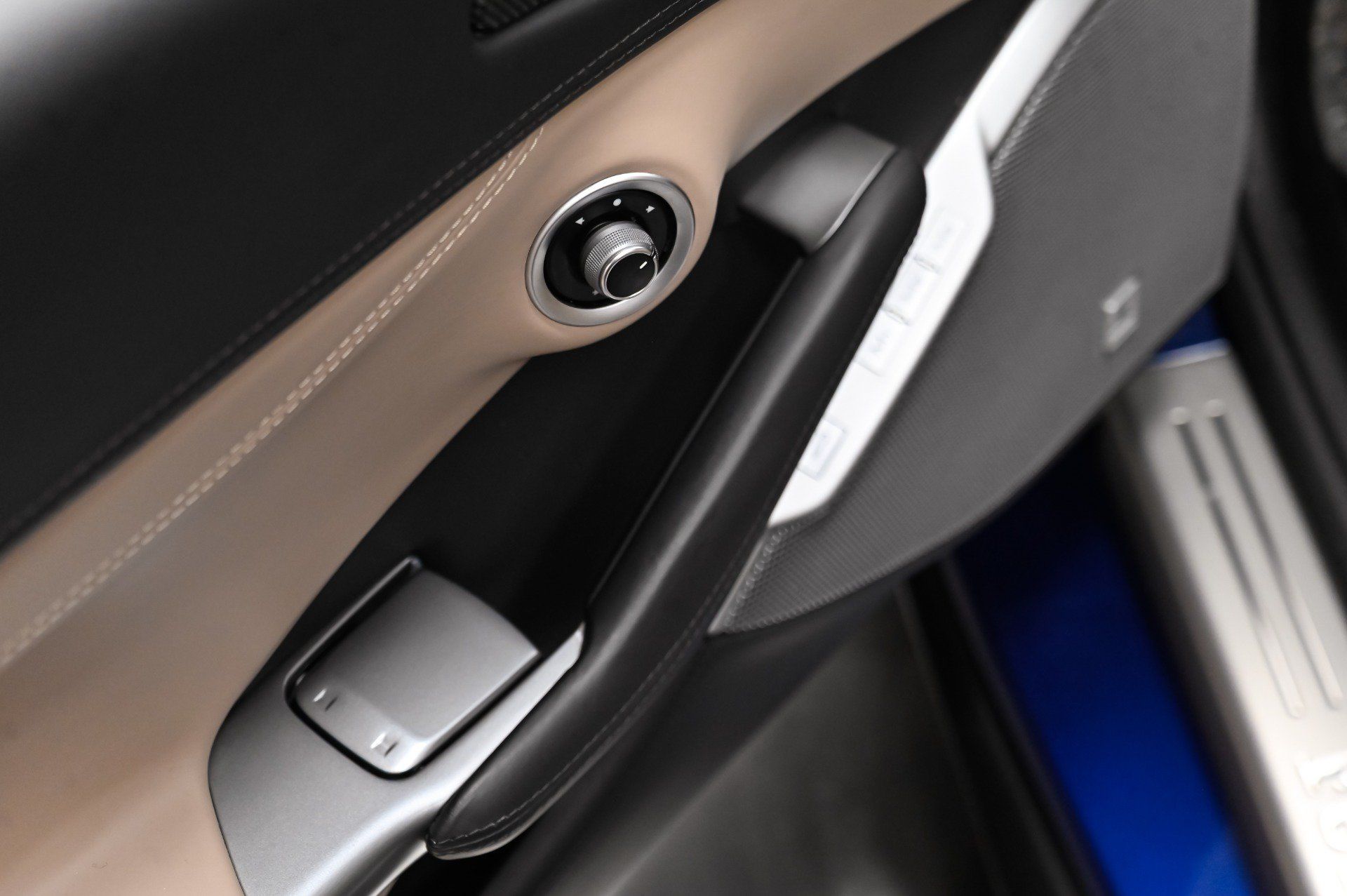 Used 2019 Ferrari Portofino RWD image 41