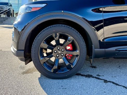 Certified 2020 Ford Explorer ST w/ ST Street Pack image 28