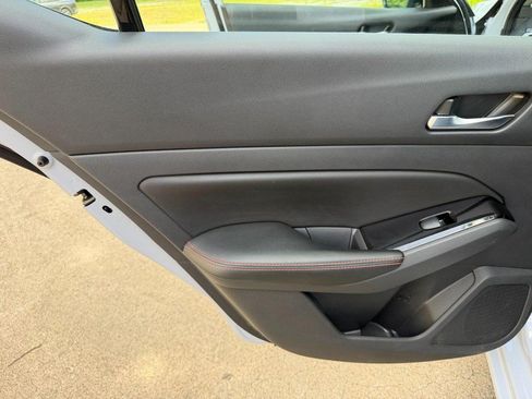 Used 2023 Nissan Altima 2.5 SR FWD image 19