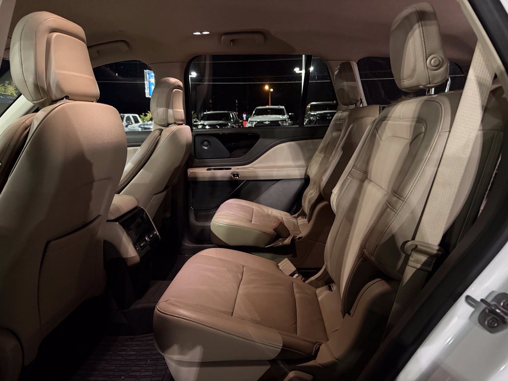 Used 2020 Lincoln Aviator Reserve w/ Elements Package Plus AWD/4WD image 21