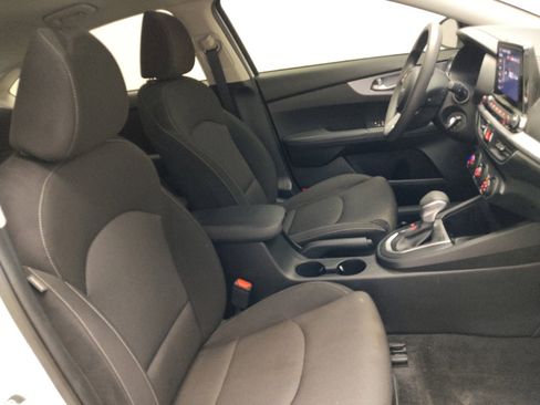 Used 2024 Kia Forte LX image 21