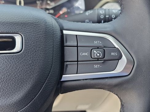 Used 2023 Jeep Compass Latitude w/ Convenience Group AWD/4WD image 23