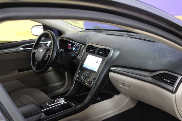 Used 2019 Ford Fusion SE AWD/4WD image 10