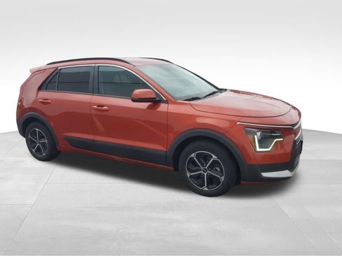 Used 2023 Kia Niro LX FWD image 9